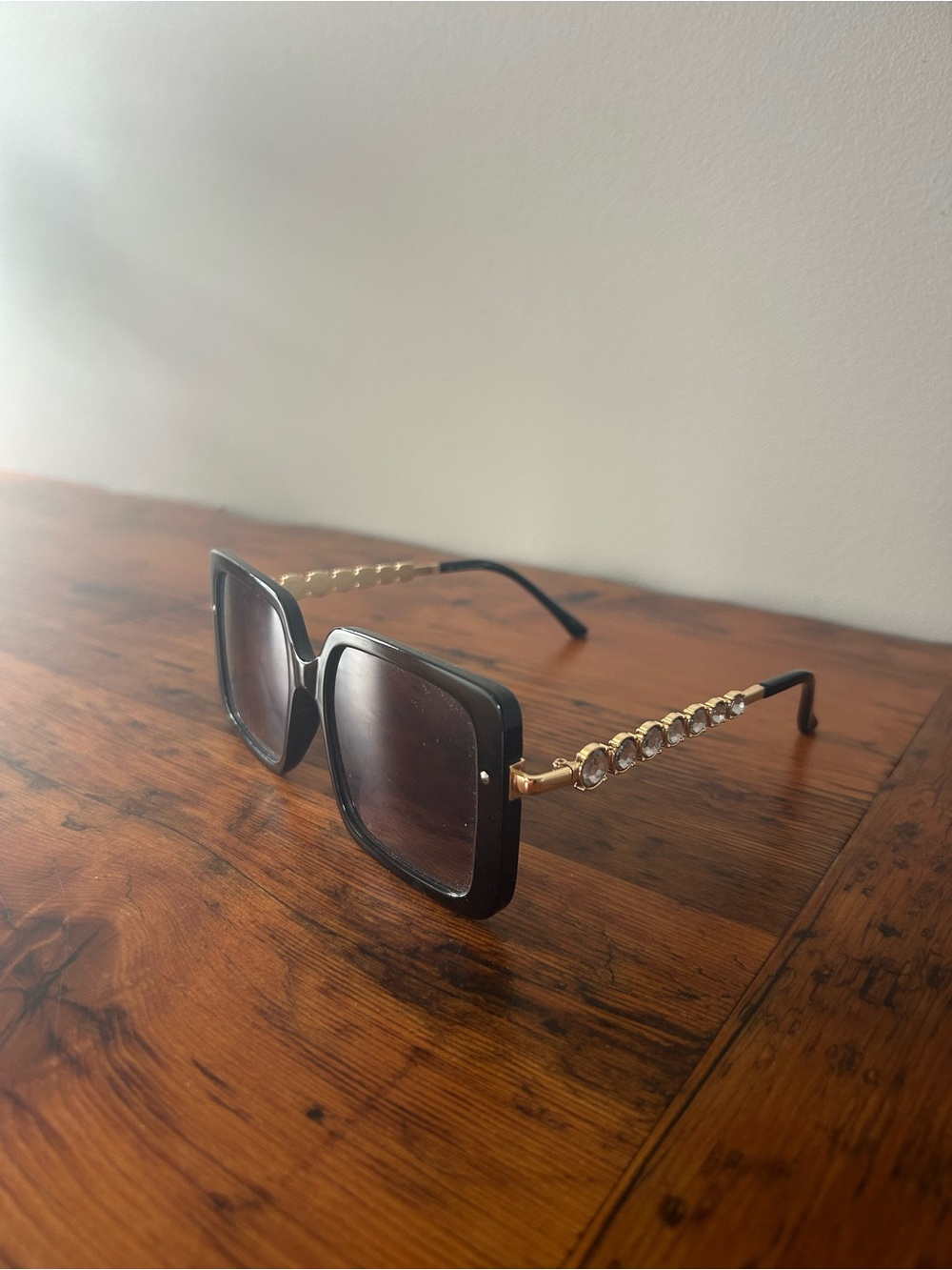 Stylish Black Square Sunglasses with Gold Crystal Arms